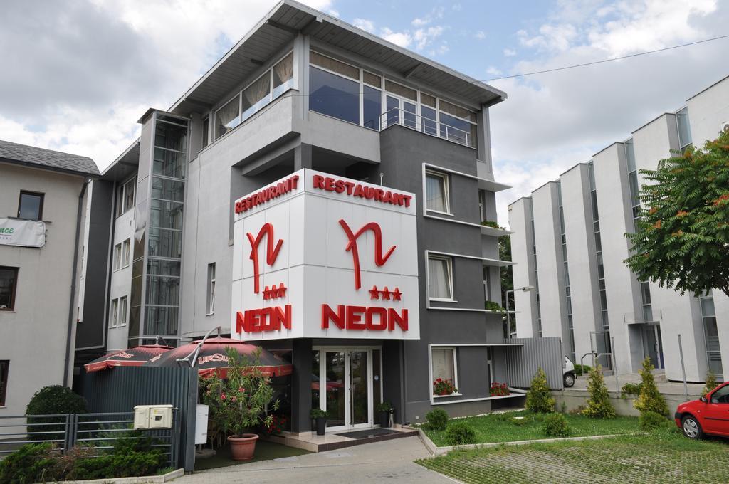 Hotel Neon Timişoara Buitenkant foto
